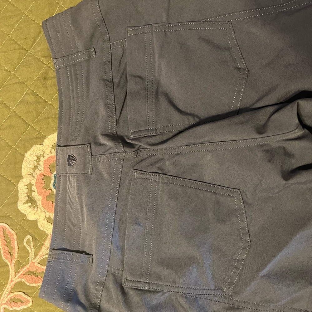 Dark Gray Kuhl capris size 4